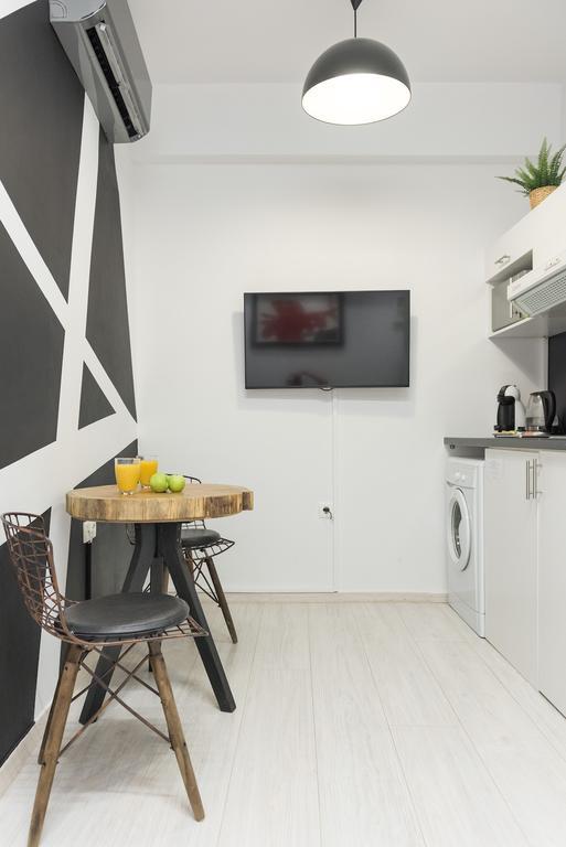 Acropolis Cozy Studio By Livin Urbban أثينا المظهر الخارجي الصورة